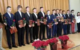 Zakończenie roku szkolnego klas maturalnych190