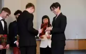Zakończenie roku szkolnego klas maturalnych185