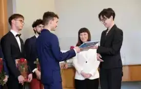 Zakończenie roku szkolnego klas maturalnych177
