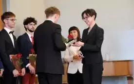 Zakończenie roku szkolnego klas maturalnych176