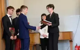 Zakończenie roku szkolnego klas maturalnych174