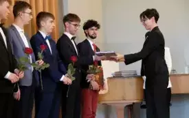 Zakończenie roku szkolnego klas maturalnych173