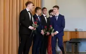Zakończenie roku szkolnego klas maturalnych165