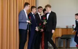 Zakończenie roku szkolnego klas maturalnych164