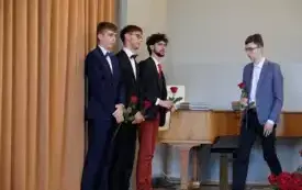Zakończenie roku szkolnego klas maturalnych163