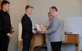 Zakończenie roku szkolnego klas maturalnych142