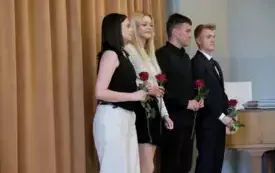 Zakończenie roku szkolnego klas maturalnych138