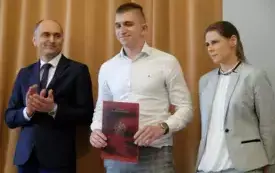 Zakończenie roku szkolnego klas maturalnych046