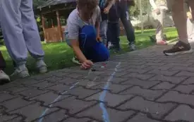 &bdquo;Gry podw&oacute;rkowe z naszego dzieciństwa&rdquo; &ndash; międzypokoleniowe popołudnie w Turowie (7)