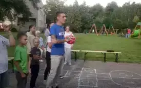 &bdquo;Gry podw&oacute;rkowe z naszego dzieciństwa&rdquo; &ndash; międzypokoleniowe popołudnie w Turowie (6)