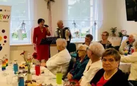 uRODZINOWE SPOTKANIE SENIOR&Oacute;W27