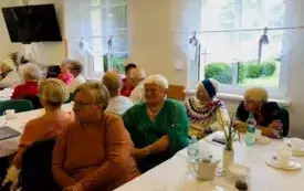 uRODZINOWE SPOTKANIE SENIOR&Oacute;W05