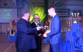 INFORMACJA Z UROCZYSTEJ SESJI RADY MIEJSKIEJ PNIEWY 45