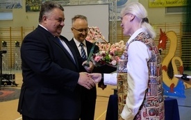 INFORMACJA Z UROCZYSTEJ SESJI RADY MIEJSKIEJ PNIEWY 77