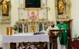 Msza św. Senior&oacute;w Dziennego Domu (7)