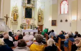 Msza św. Senior&oacute;w Dziennego Domu (6)