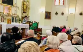 Msza św. Senior&oacute;w Dziennego Domu (4)