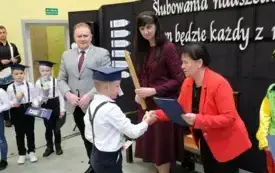 Pasowanie na ucznia w SP Chełmno001208
