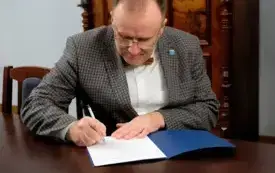 Akt mianowania-wręczenie4