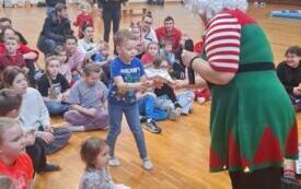 Sportowa zabawa Mikołajkowa0134
