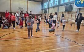Sportowa zabawa Mikołajkowa0131