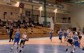 Lider na razie za mocny (2)