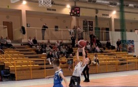 Lider na razie za mocny (1)
