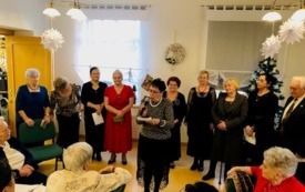 Dzień babci i Dziadka u Senior&oacute;w (22)