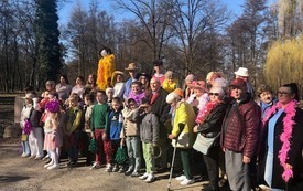 Powitanie wiosny u Senior&oacute;w (4)