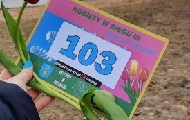 Kobiety i faceci w biegu (16)