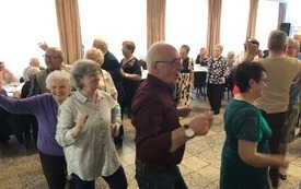 Taneczna majowka u senior&oacute;w (12)
