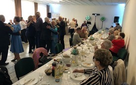 Taneczna majowka u senior&oacute;w (6)