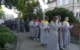 10leciemsza34
