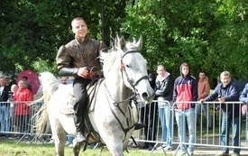 Dni Pniew-dzień 328