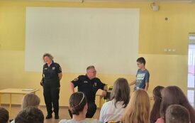 Straż Miejska odwiedziła uczni&oacute;w Szkoły Podstawowej w Pniewach (3)