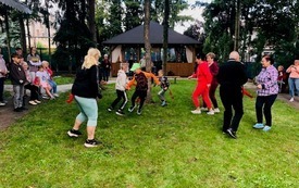Integracyjny piknik sportowy w Dziennym Domu Seniora Pniewy (31)