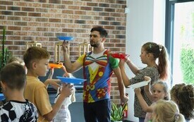 Warsztaty cyrkowe w Bibliotece (1)