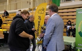 Wręczenie nagr&oacute;d podczas Wystawy Kr&oacute;lik&oacute;w 2021 w Pniewach 7