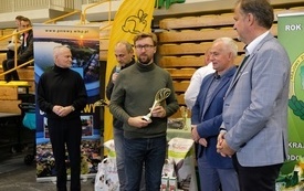 Wręczenie nagr&oacute;d podczas Wystawy Kr&oacute;lik&oacute;w 2021 w Pniewach 9
