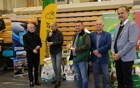 Wręczenie nagr&oacute;d podczas Wystawy Kr&oacute;lik&oacute;w 2021 w Pniewach 16