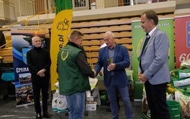 Wręczenie nagr&oacute;d podczas Wystawy Kr&oacute;lik&oacute;w 2021 w Pniewach 17