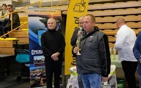 Wręczenie nagr&oacute;d podczas Wystawy Kr&oacute;lik&oacute;w 2021 w Pniewach 21