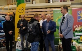 Wręczenie nagr&oacute;d podczas Wystawy Kr&oacute;lik&oacute;w 2021 w Pniewach 22