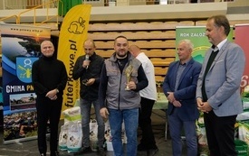 Wręczenie nagr&oacute;d podczas Wystawy Kr&oacute;lik&oacute;w 2021 w Pniewach 25