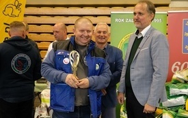 Wręczenie nagr&oacute;d podczas Wystawy Kr&oacute;lik&oacute;w 2021 w Pniewach 29