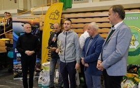 Wręczenie nagr&oacute;d podczas Wystawy Kr&oacute;lik&oacute;w 2021 w Pniewach 33