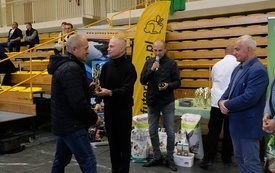 Wręczenie nagr&oacute;d podczas Wystawy Kr&oacute;lik&oacute;w 2021 w Pniewach 47