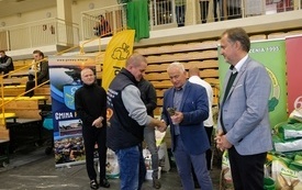 Wręczenie nagr&oacute;d podczas Wystawy Kr&oacute;lik&oacute;w 2021 w Pniewach 59