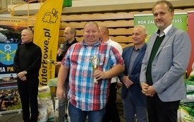 Wręczenie nagr&oacute;d podczas Wystawy Kr&oacute;lik&oacute;w 2021 w Pniewach 60