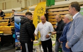 Wręczenie nagr&oacute;d podczas Wystawy Kr&oacute;lik&oacute;w 2021 w Pniewach 70